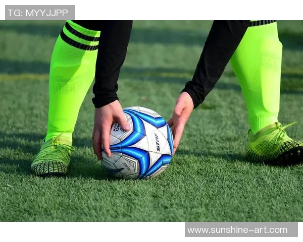 足球巨星挑战赛：巅峰对决，谁能称霸绿茵场成为终极王者